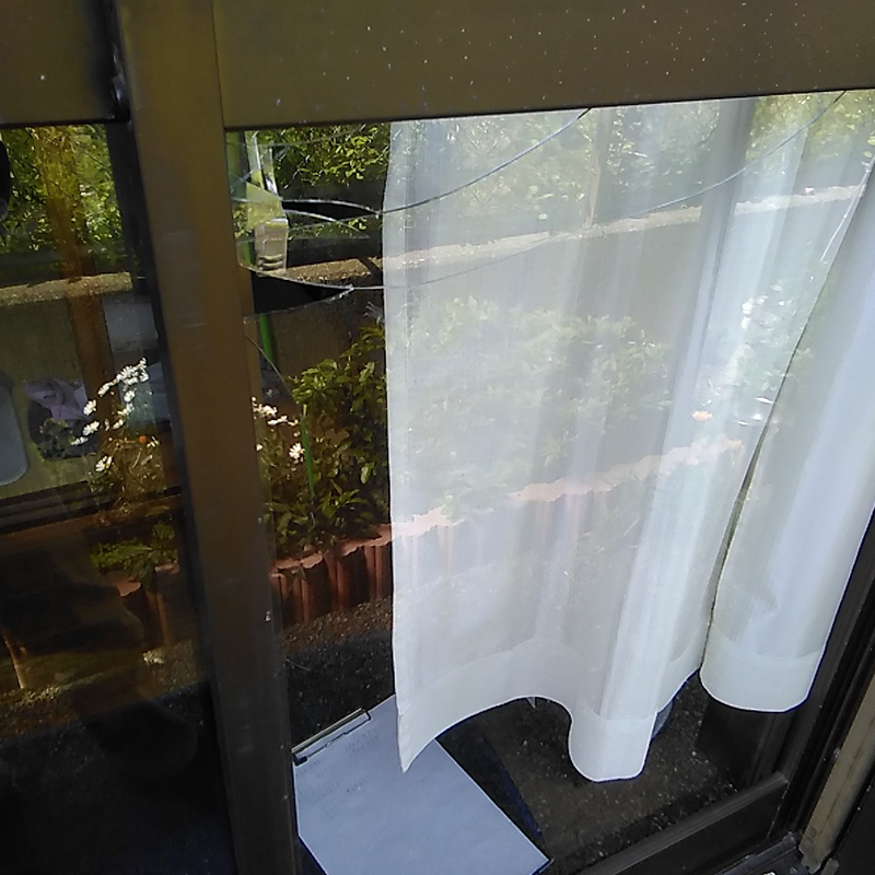 横浜市南区で割れた窓ガラス交換